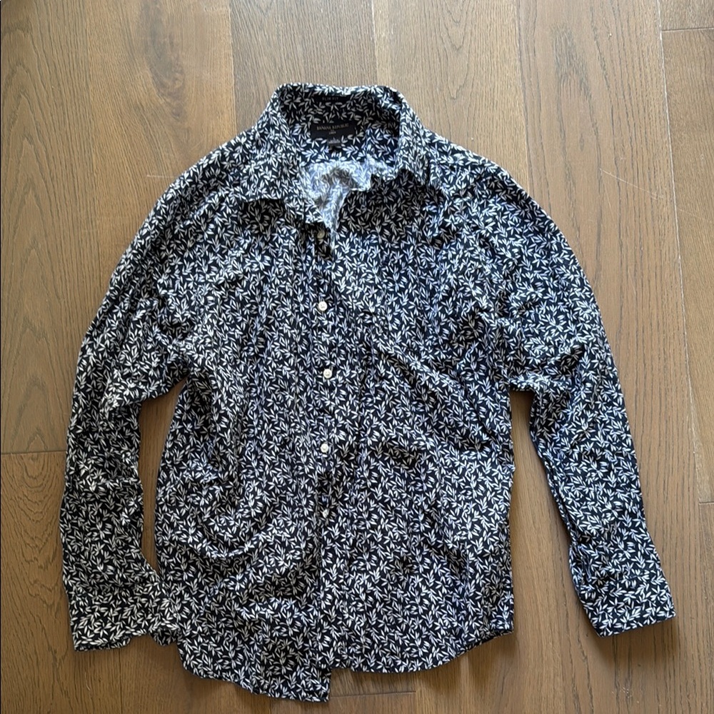 Banana Republic Blue and White Leaf Print Shirt (Men’s L)
